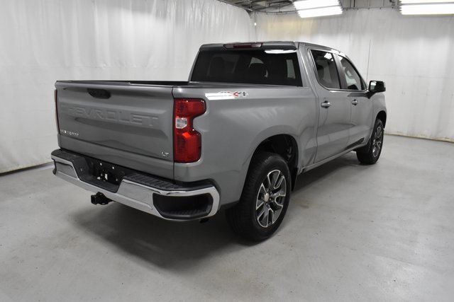 2025 Chevrolet Silverado 1500 LT photo 4