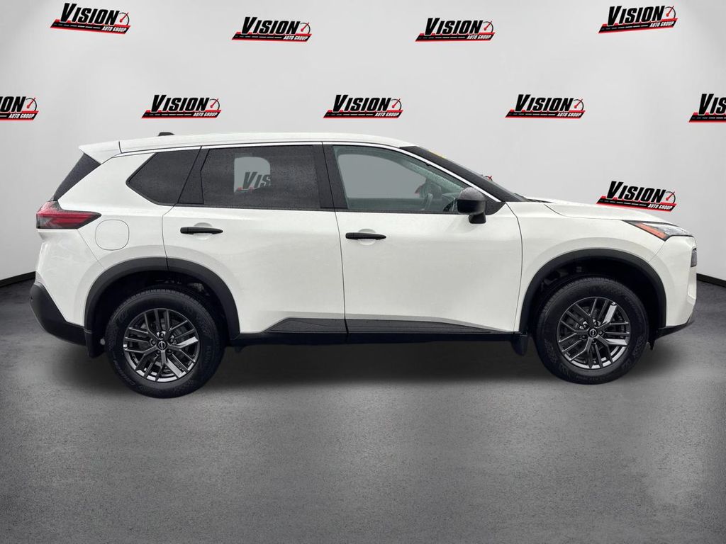 2023 Nissan Rogue S photo 4
