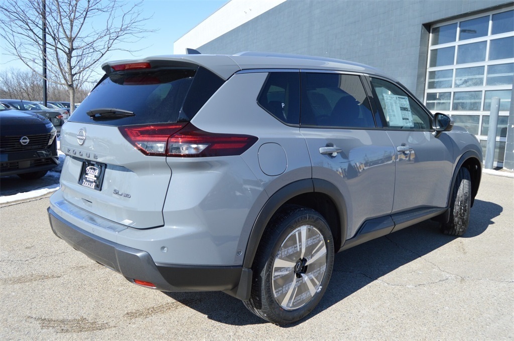 2025 Nissan Rogue SL photo 3