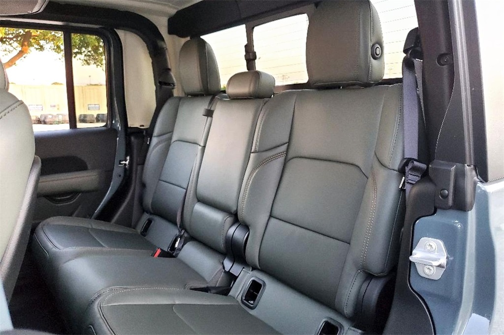 2025 Jeep Gladiator Mojave photo 17