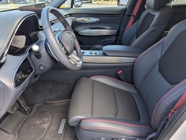 2025 Genesis GV70 2.5T photo 8