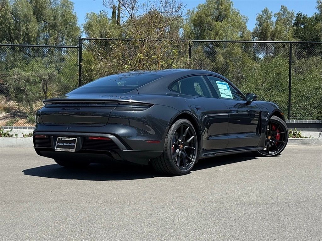 2025 Porsche Taycan GTS photo 7