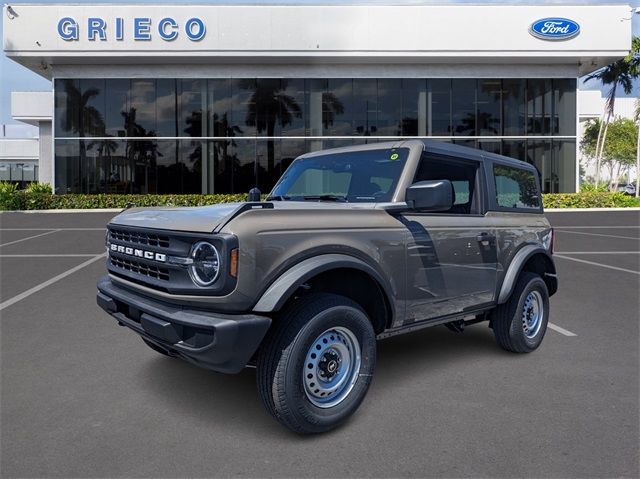 2025 Ford Bronco Base photo 4