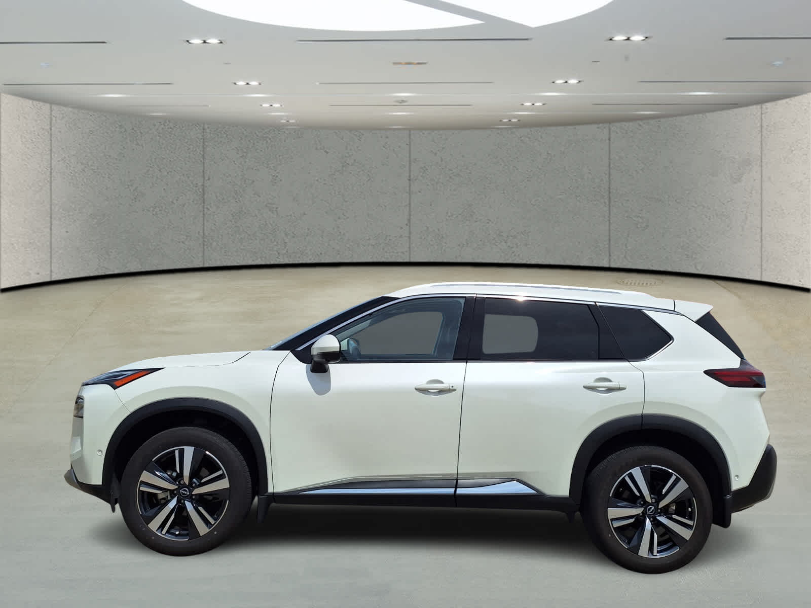 2023 Nissan Rogue Platinum photo 2