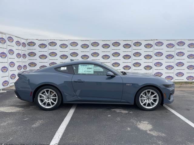 2025 Ford Mustang GT Premium's photo