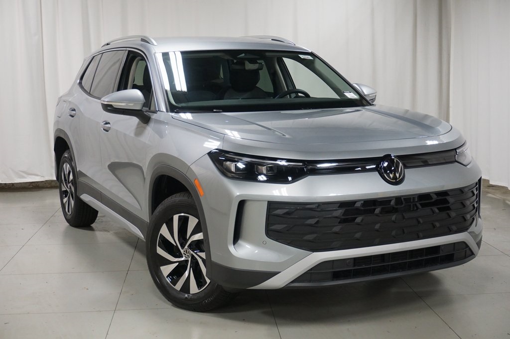 2025 Volkswagen Tiguan S photo 2