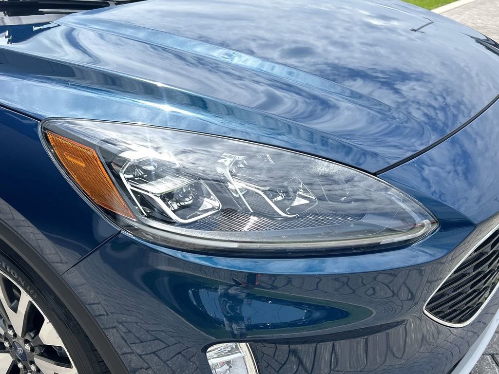 2020 Ford Escape Titanium Hybrid photo 8