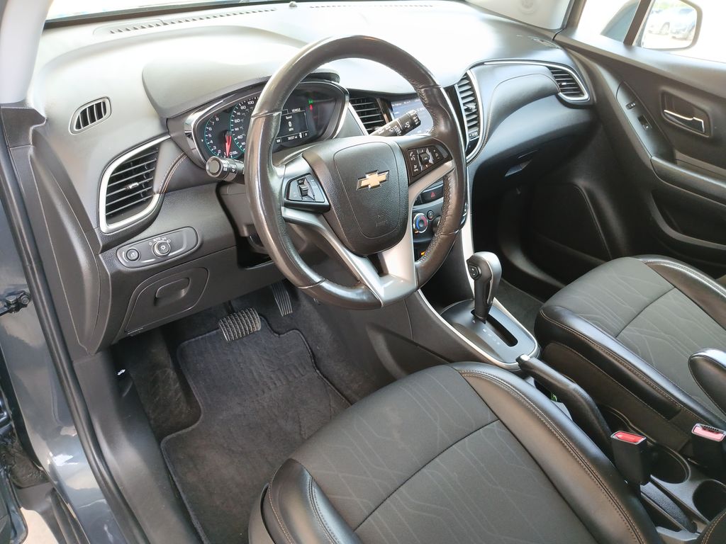 2022 Chevrolet Trax LT photo 10