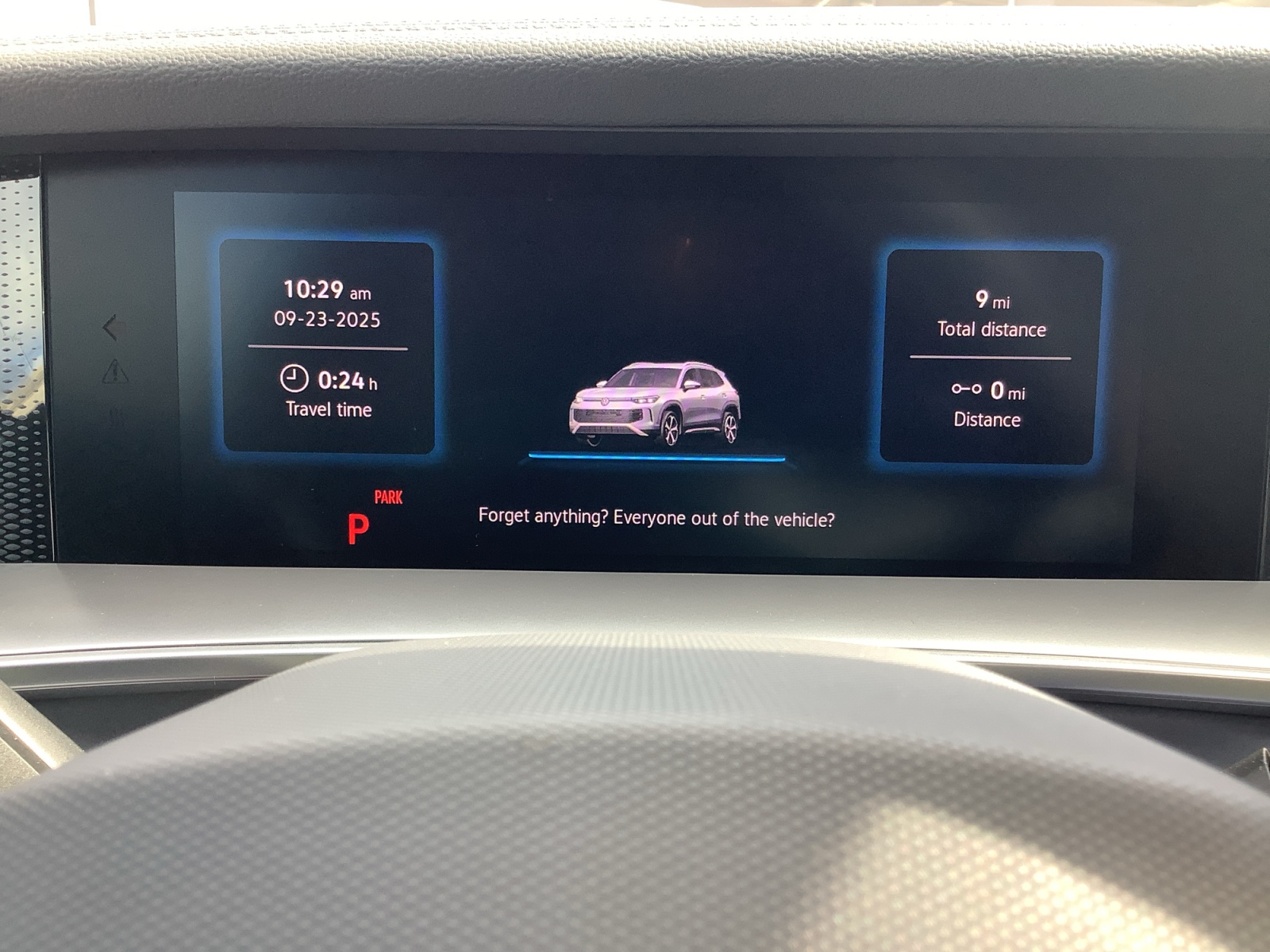 2025 Volkswagen Tiguan SE R-Line Black photo 12