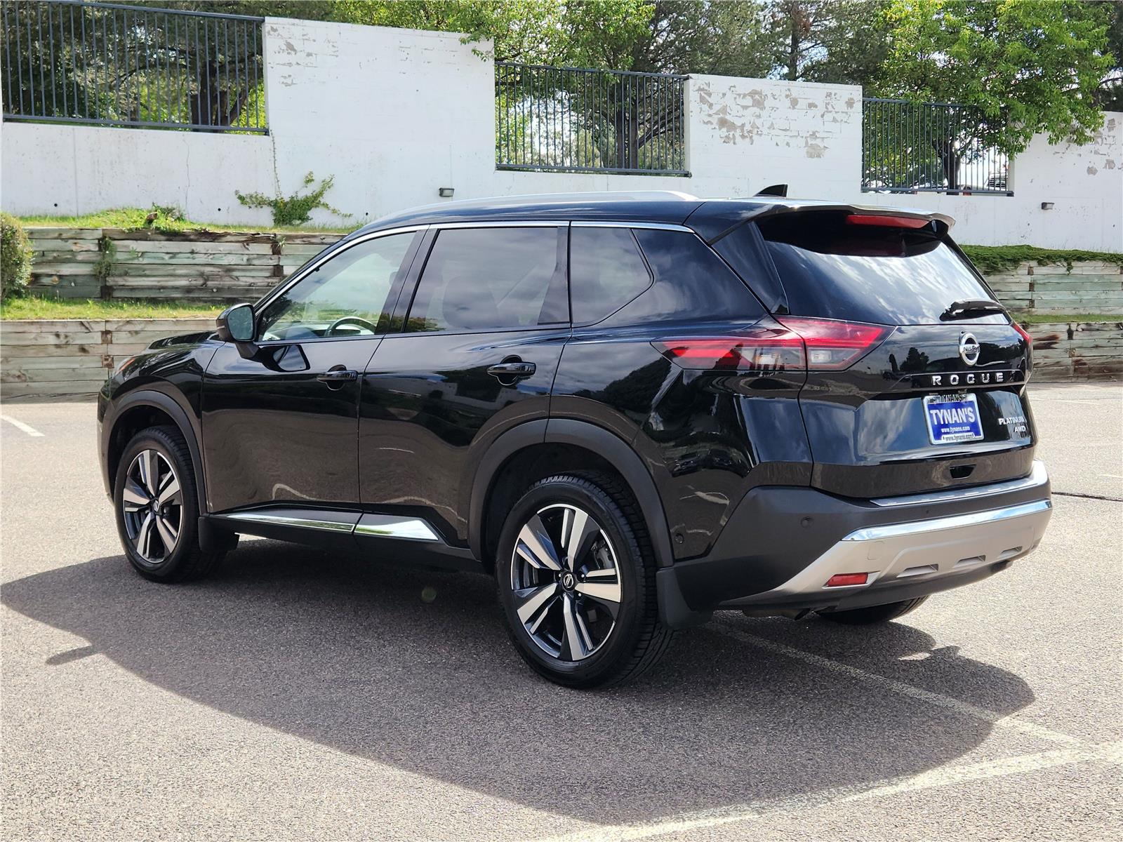 2021 Nissan Rogue Platinum photo 5