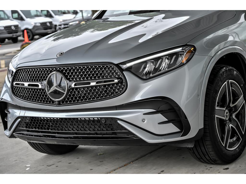 2026 Mercedes Benz GLC 300 4MATIC photo 2