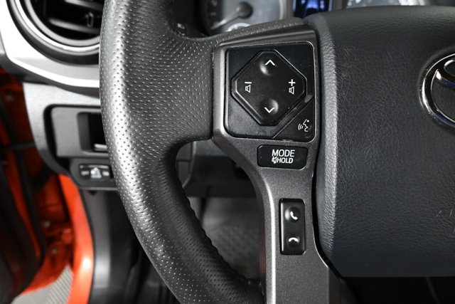 2017 Toyota Tacoma TRD Off-Road photo 19