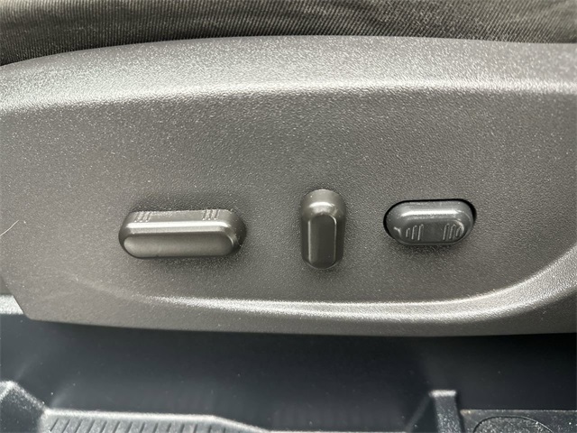 2017 Ford Escape Titanium photo 4