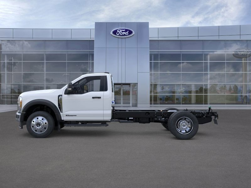 2025 Ford F-450 photo 3
