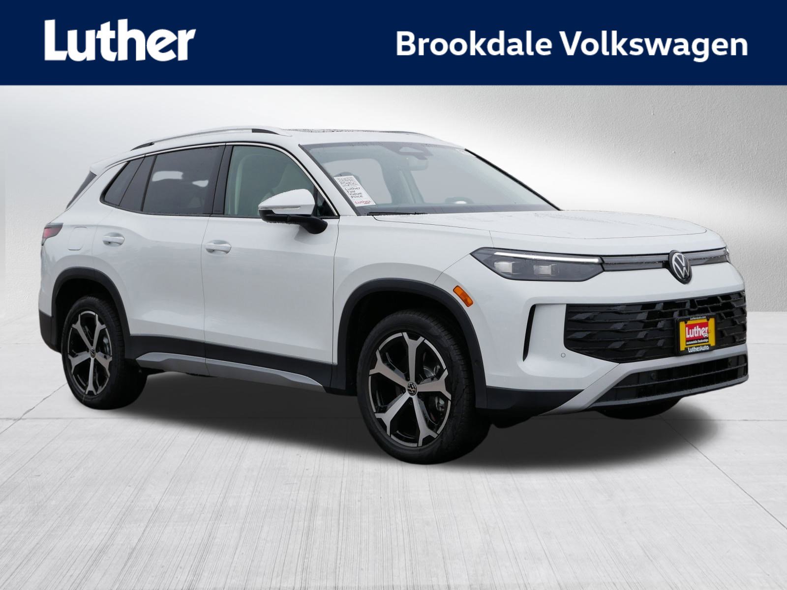 2025 Volkswagen Tiguan SE's photo