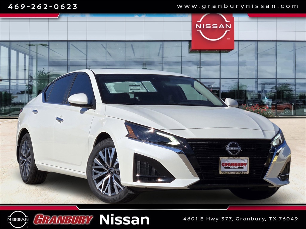 2025 Nissan Altima SV's photo