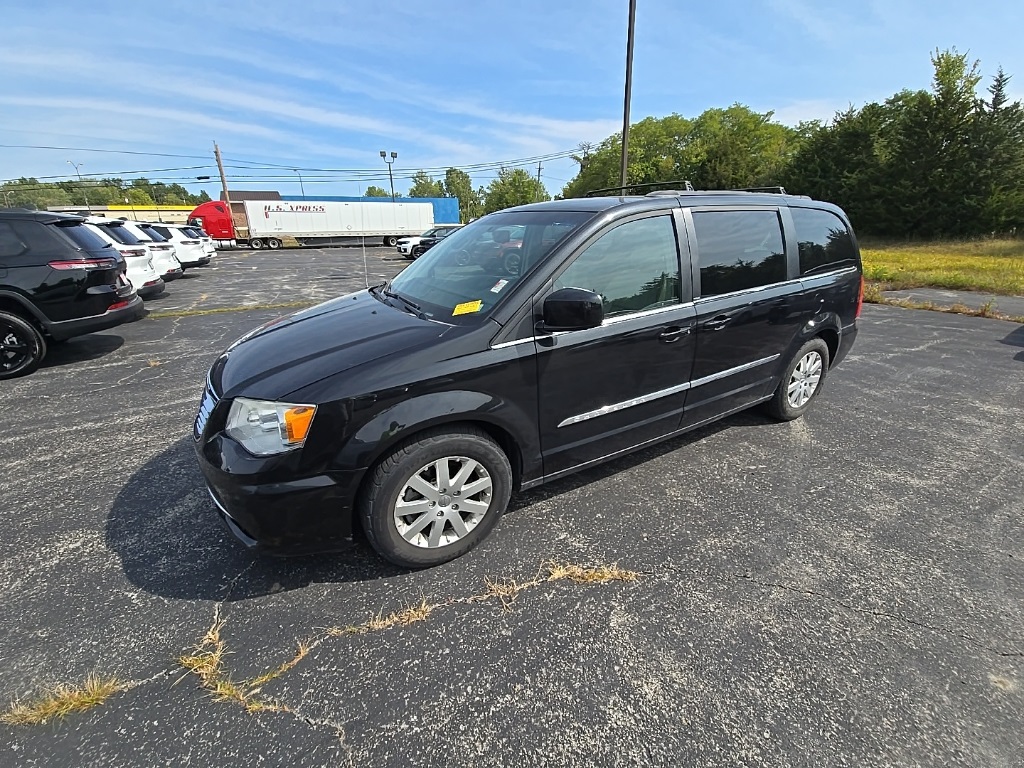 Used 2013 Chrysler Town & Country Touring with VIN 2C4RC1BG5DR566374 for sale in Kansas City