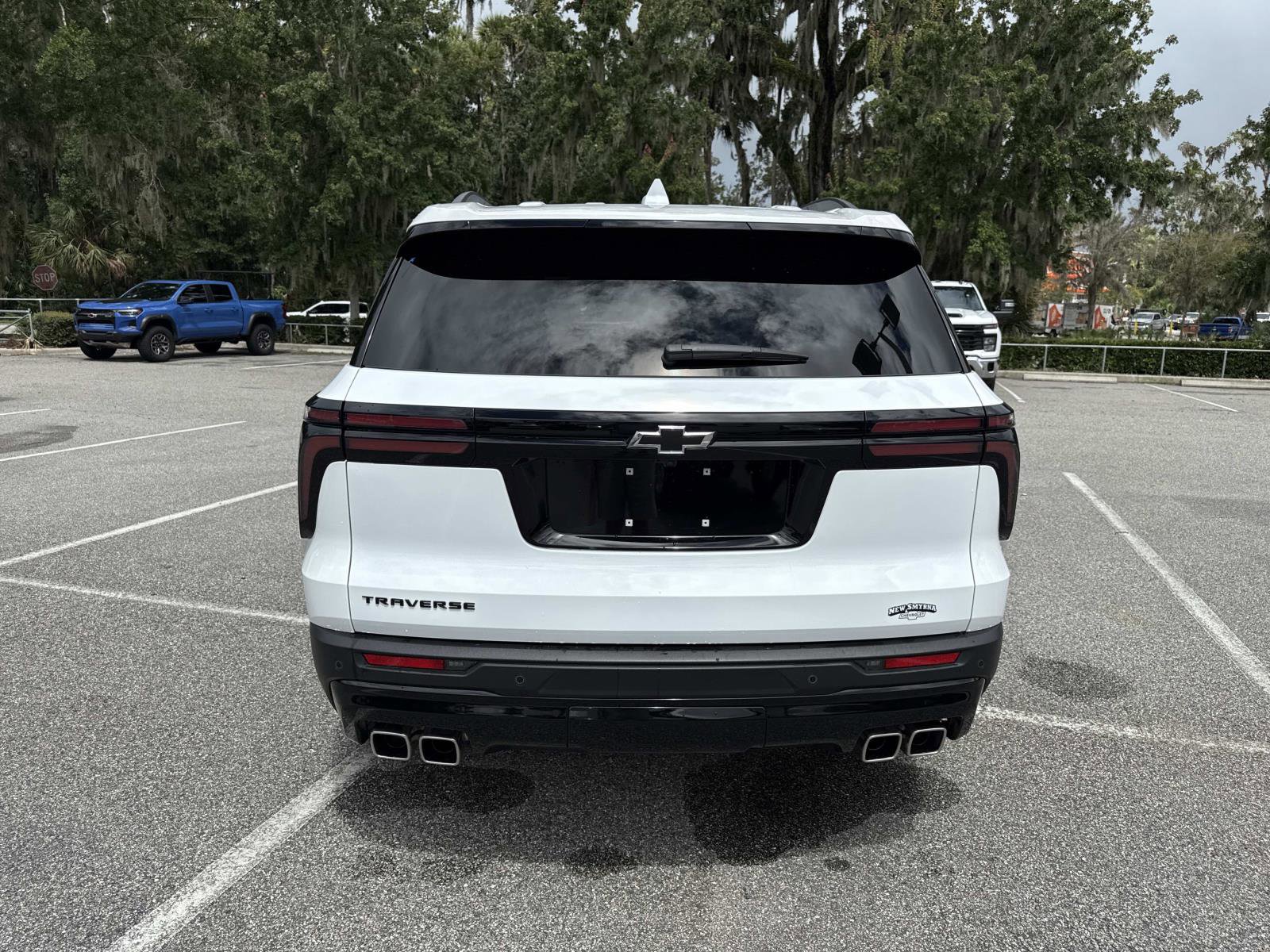 2025 Chevrolet Traverse photo 4