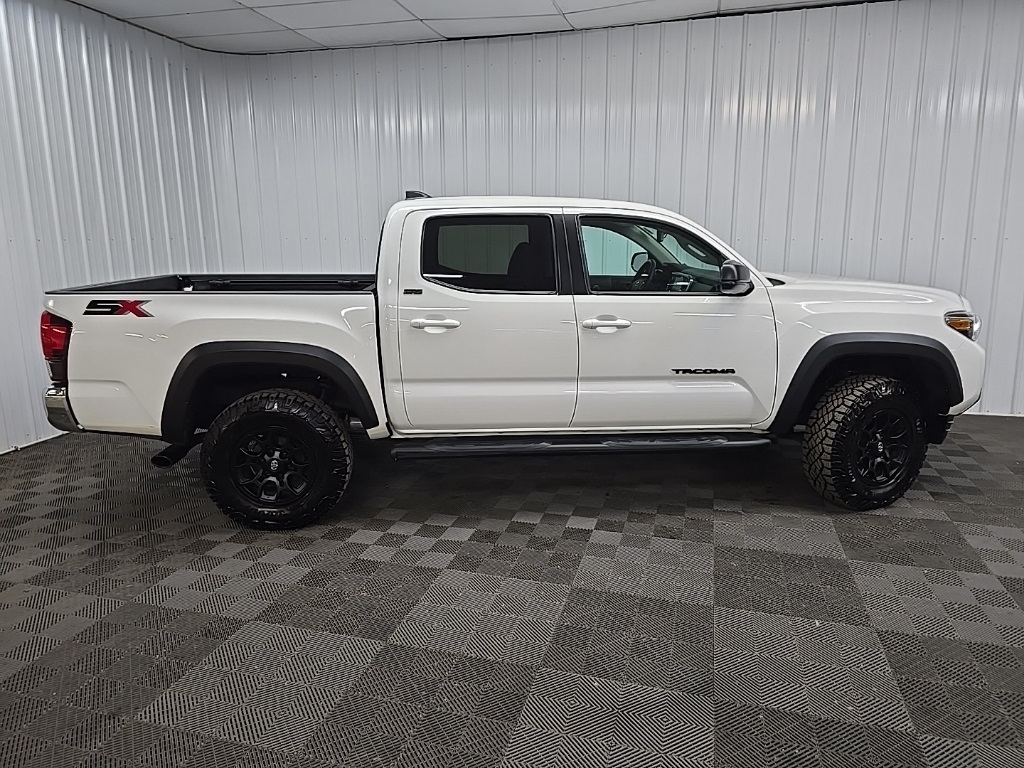 2023 Toyota Tacoma SR5 V6 photo 2