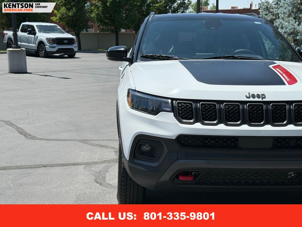 2023 Jeep Compass Trailhawk photo 13
