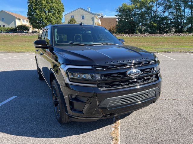 2022 Ford Expedition Limited's photo