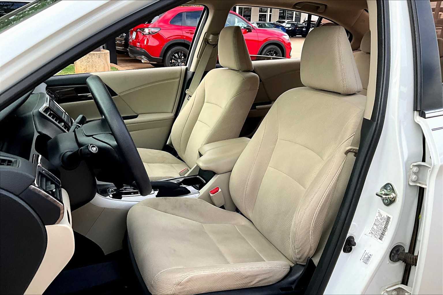 2017 Honda Accord EX photo 6