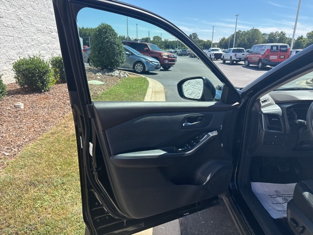 2023 Nissan Rogue SV photo 16