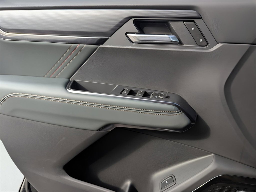 2026 Gmc Acadia AT4 photo 10
