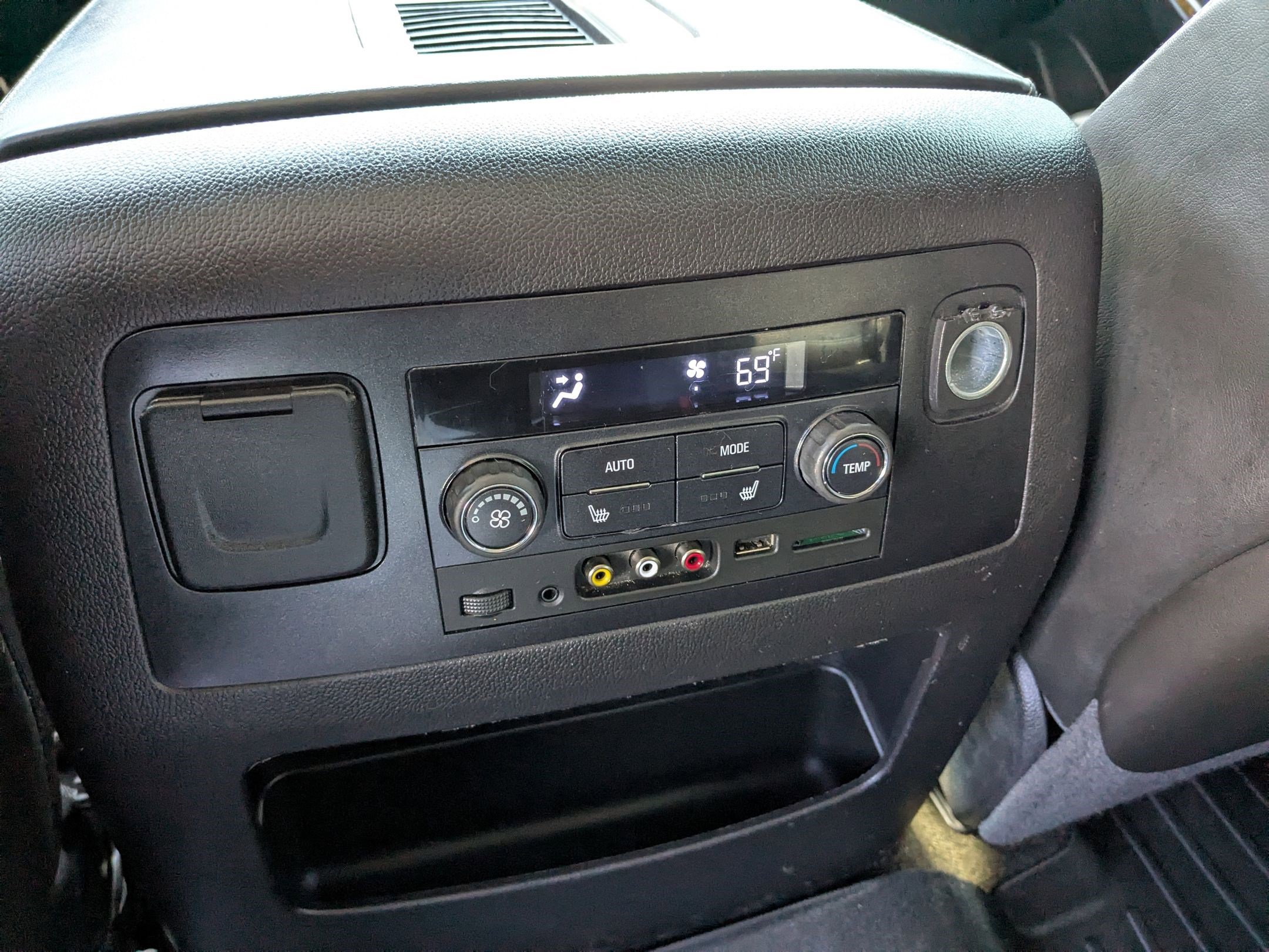2016 Gmc Yukon Denali photo 25
