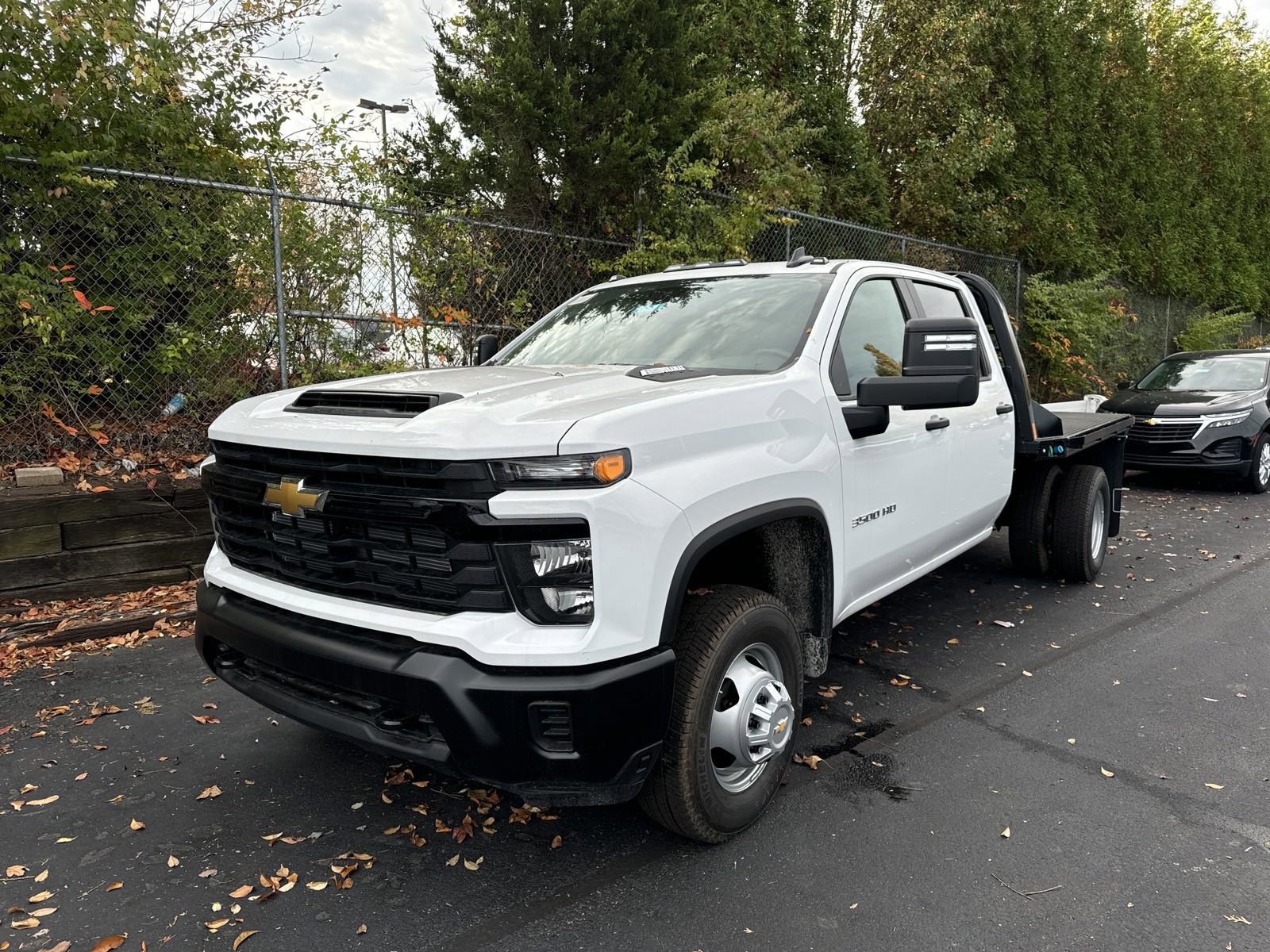 2024 Chevrolet Silverado 3500HD photo 2