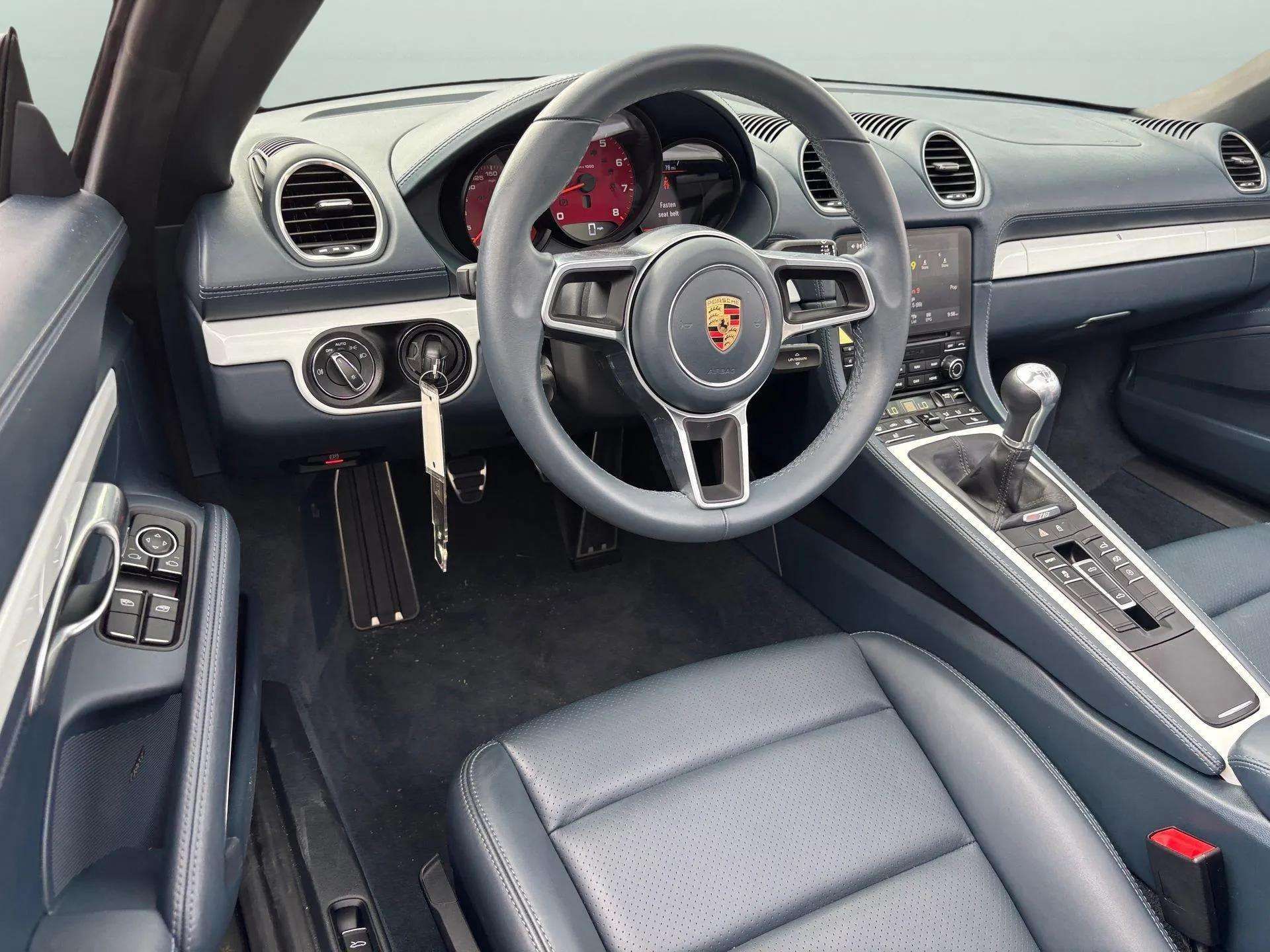 2024 Porsche Boxster S photo 15