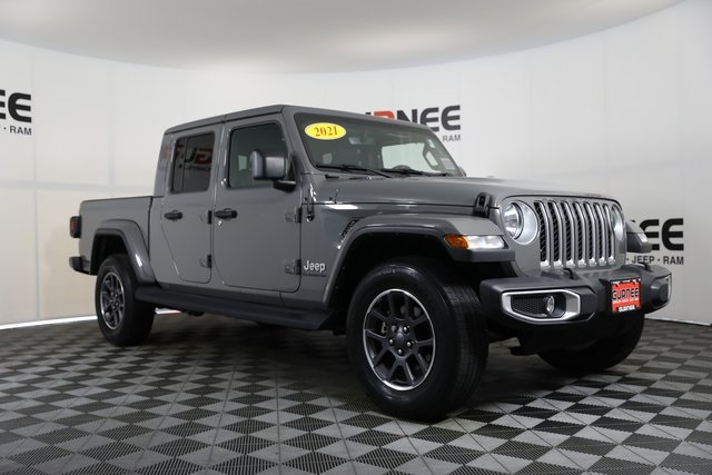 2021 Jeep Gladiator Overland photo 2