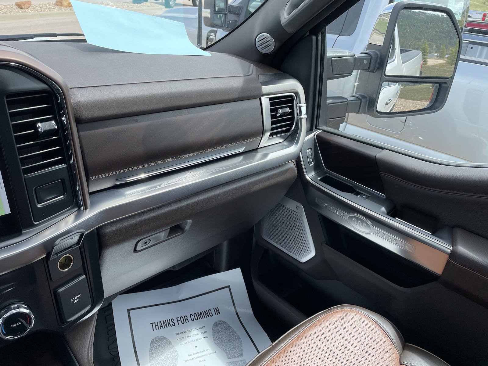 New 2024 Star White Metallic Tri-Coat Ford King Ranch image 33
