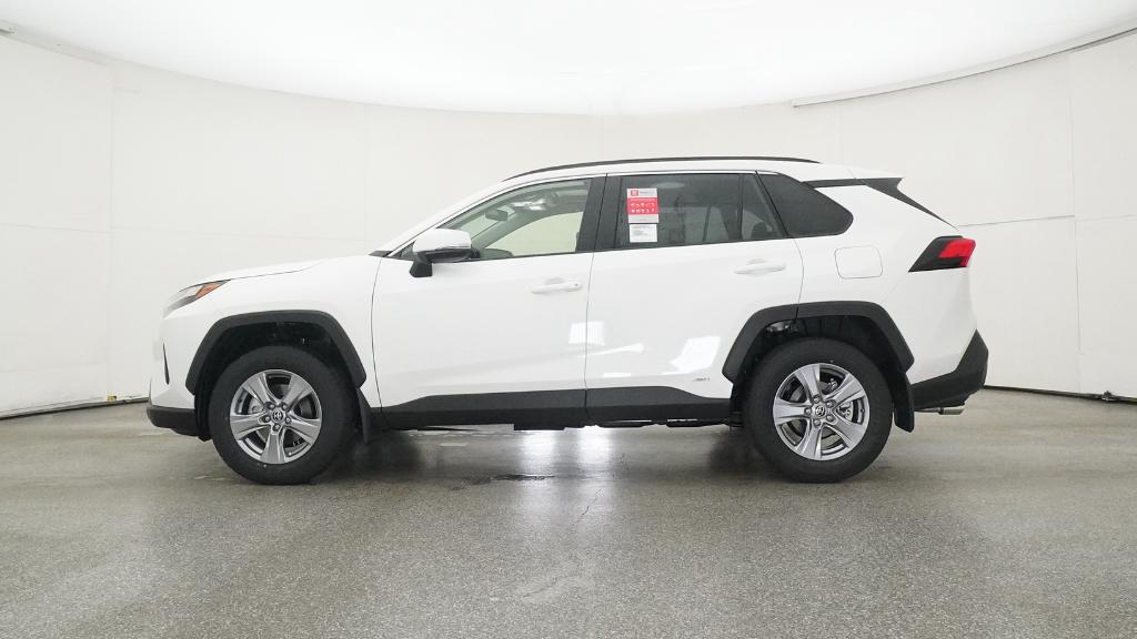 2025 Toyota RAV4 Hybrid XLE photo 6