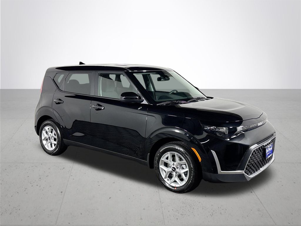 2025 Kia Soul LX photo 4