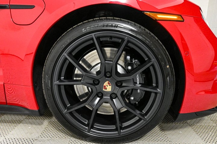 2025 Porsche Taycan GTS photo 36