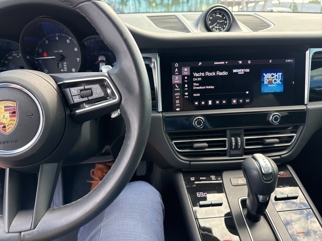 2022 Porsche Macan Base photo 4