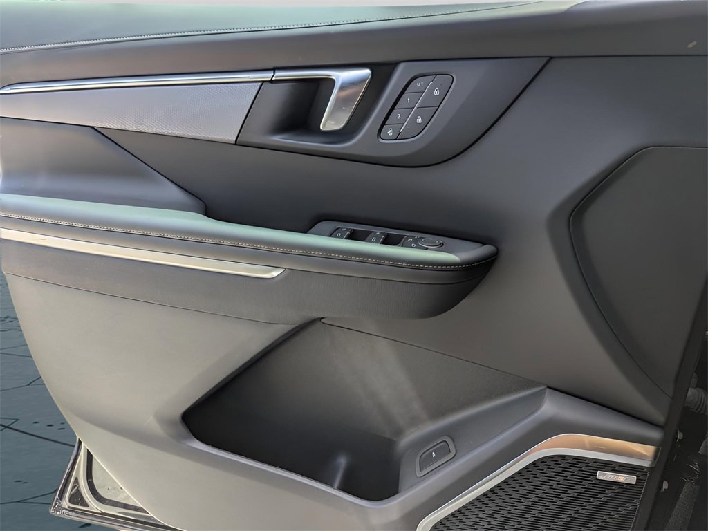 2025 Buick Enclave photo 12