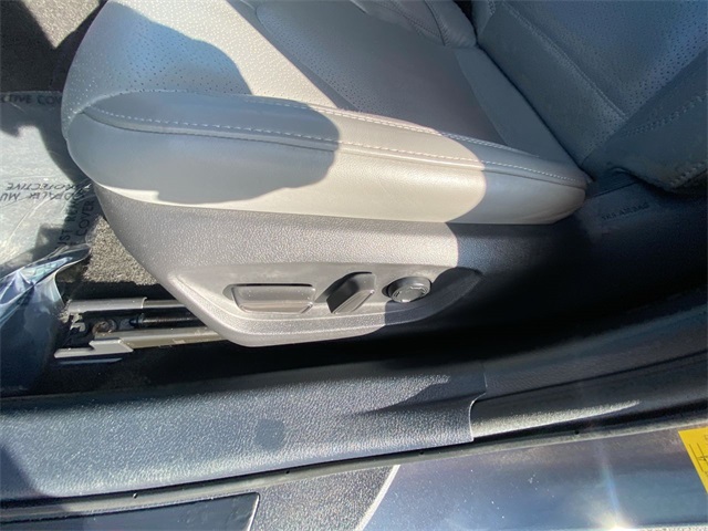 2020 Toyota Avalon Hybrid Limited photo 4