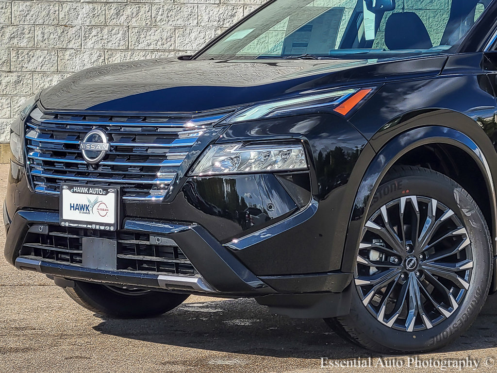 2026 Nissan Rogue Platinum photo 2