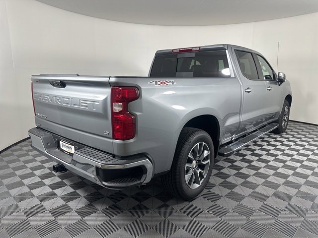 2025 Chevrolet Silverado 1500 LT photo 2