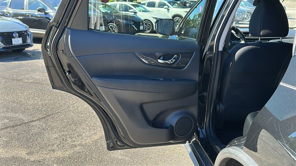 2019 Nissan Rogue Special Edition photo 21