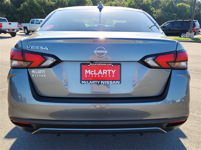 2025 Nissan Versa SV photo 4