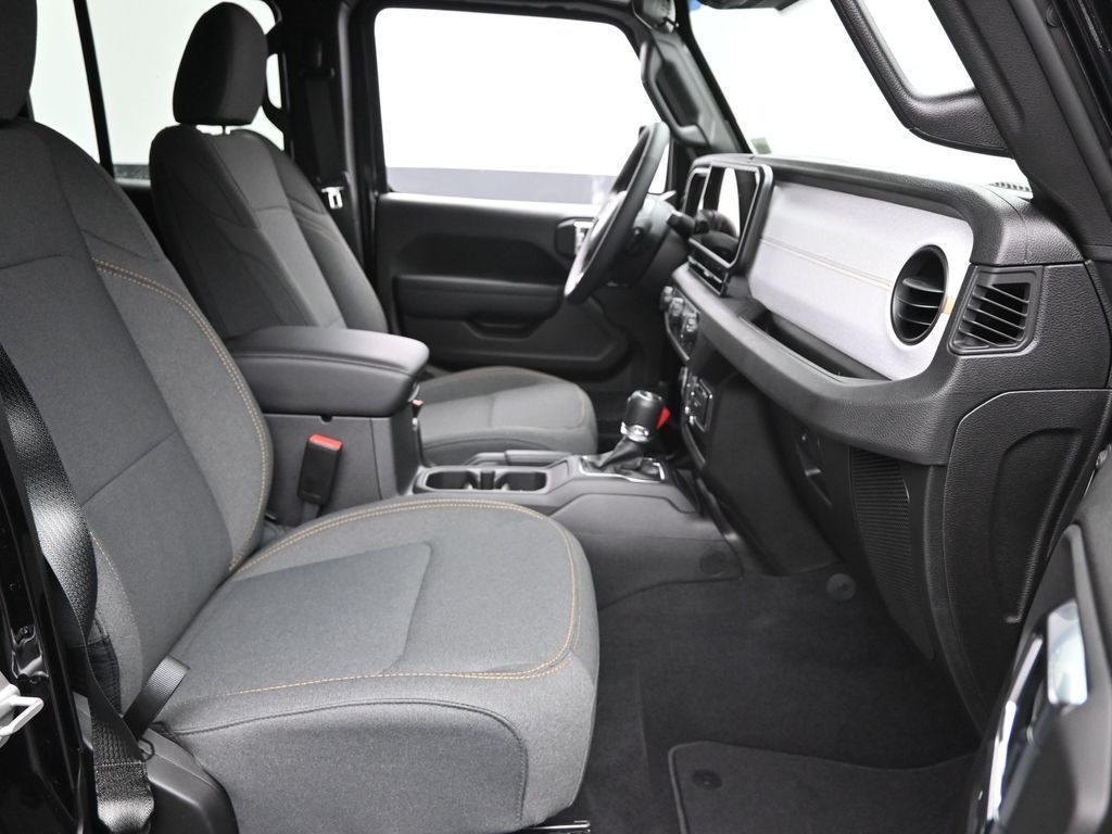 2025 Jeep Wrangler Sport S photo 5
