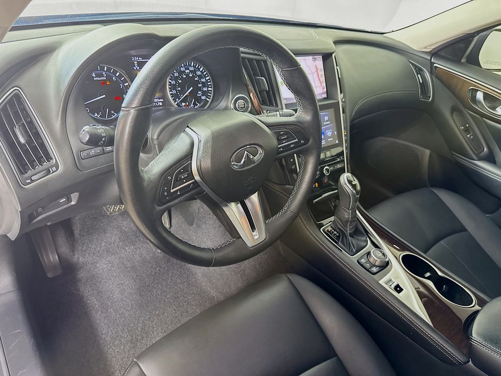 2018 Infiniti Q50 3.0t LUXE photo 7