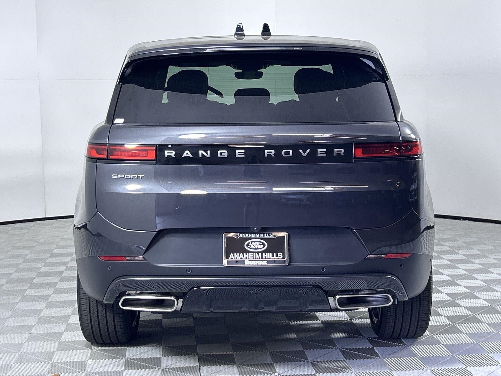 2025 Land Rover Range Rover Sport SE photo 3