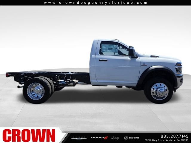 2025 Ram 5500 Tradesman photo 4