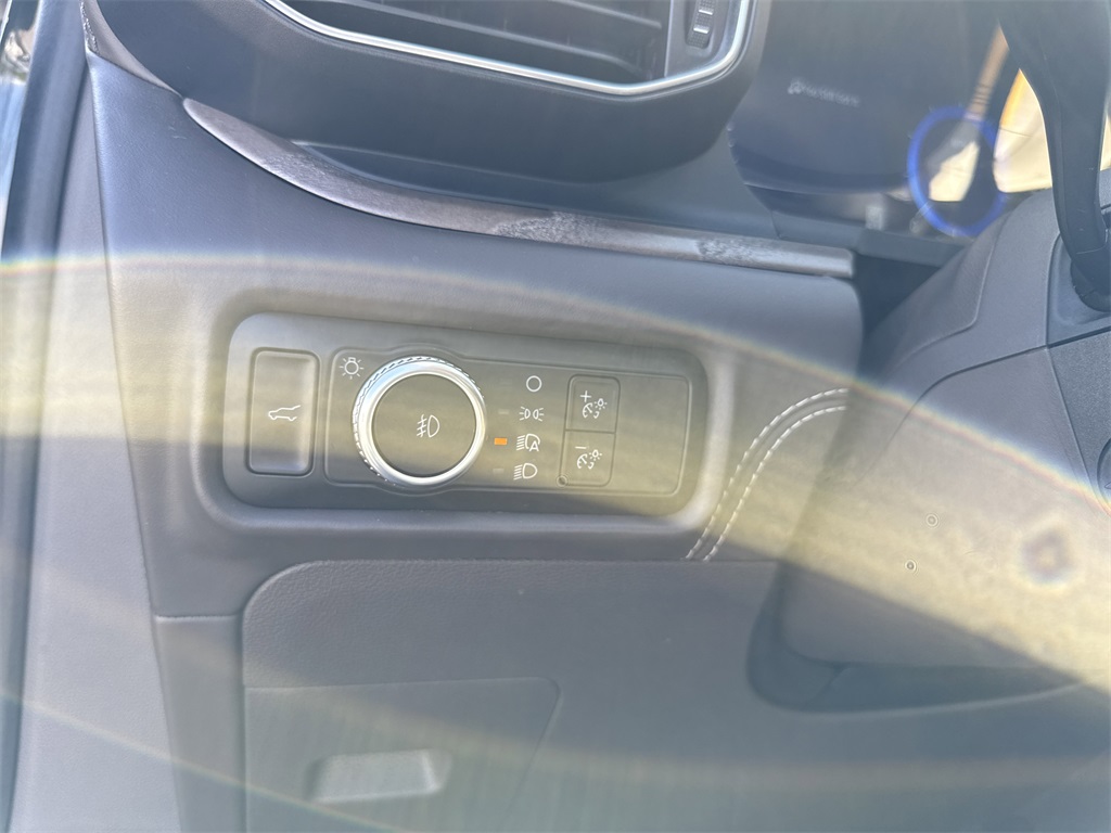 2025 Ford Explorer ST-Line photo 24
