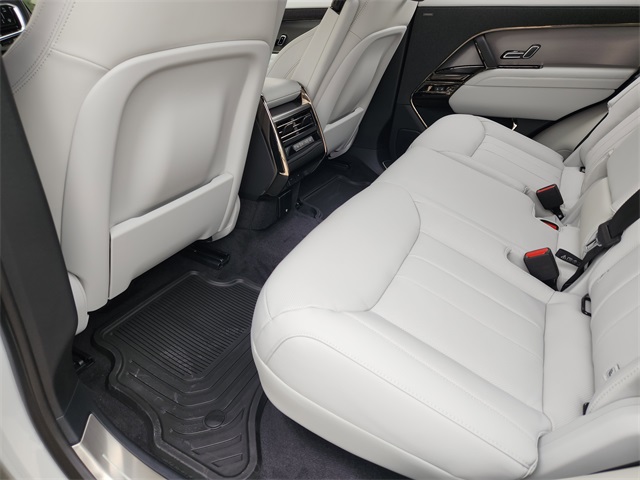 2025 Land Rover Range Rover Sport SE photo 13