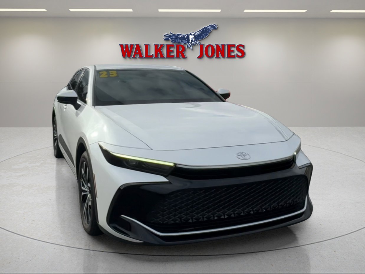 2023 Toyota Crown XLE's photo